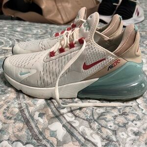 Women’s Nike Air Max 270